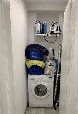 Abstellraum mit Waschmaschinenanschluß