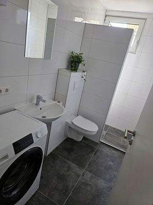 Blick ins Bad 1 - Immo.jpg