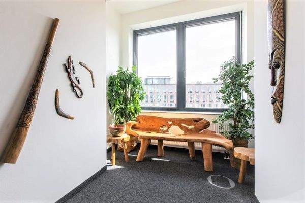 Büroambiente auch im Flur-ecos workspaces München