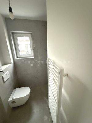 Gäste-WC mit Dusche