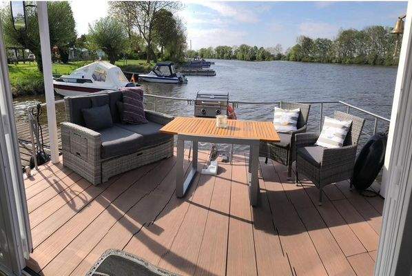 Terasse im Panoramaanblick