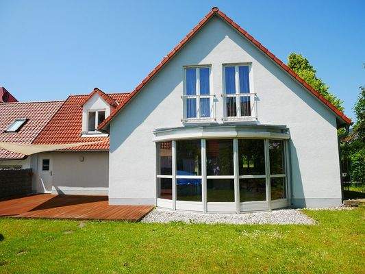 aussenansicht gartenseite mit terrasse