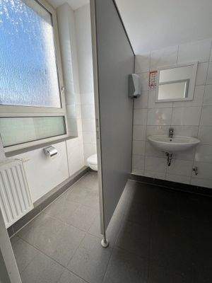 Sanitär Herren WC-Anlage.jpg