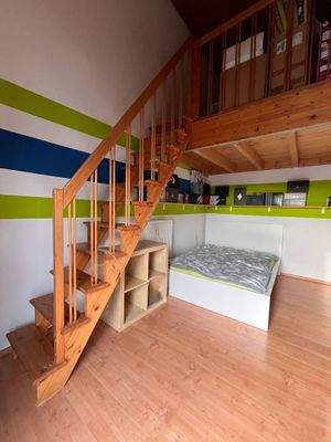 Aufgang Empore Kinderzimmer