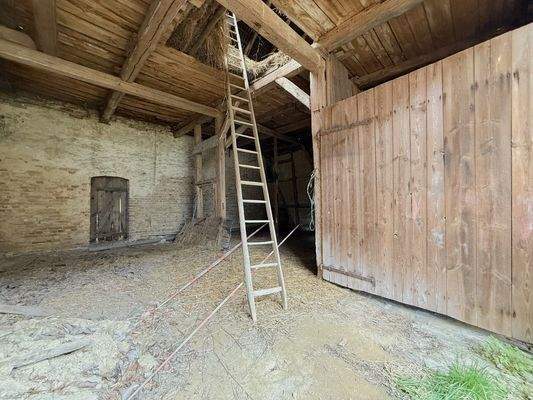 alte Scheune mit Heuboden