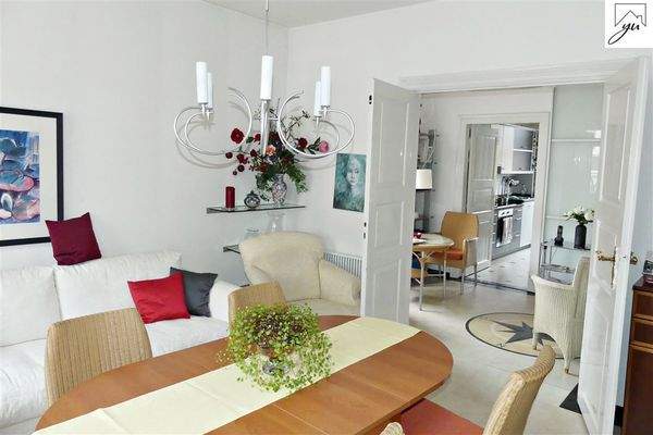 Wohn- und Esszimmer (Wohnung mit Wohnrecht)