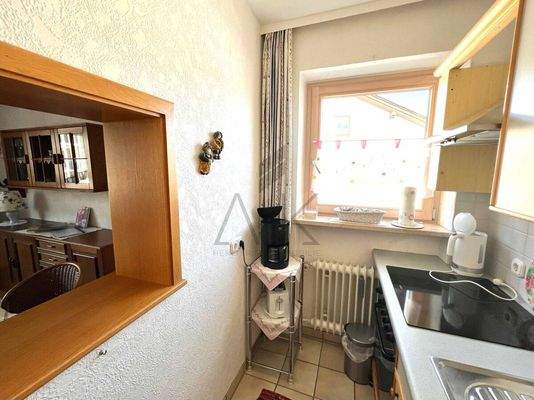 Whg 4 Küche mit Durchreiche