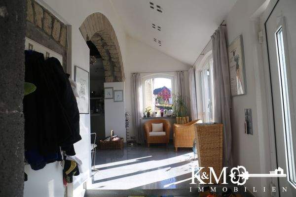 Wohnküche mit Eingangsbereich