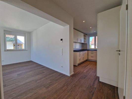  Flur / Wohnzimmer / Küche