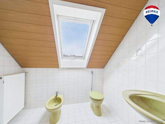 RE/MAX Immobilien DeLux Soppelhaushälfte Mettlach Bad