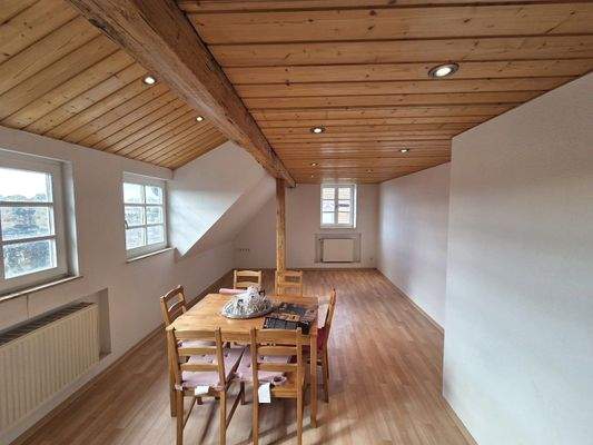 Großer, heller Wohn- Essbereich OG