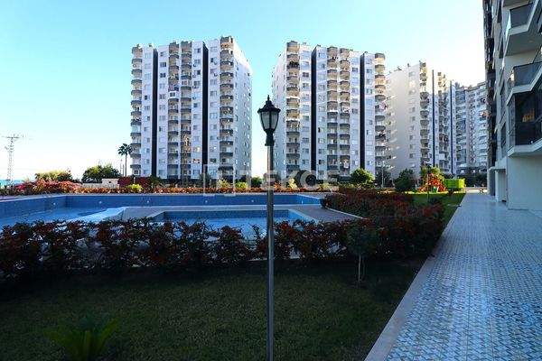 Apartment in Sunflower 3 Project 100 M from the Sea in Mersin