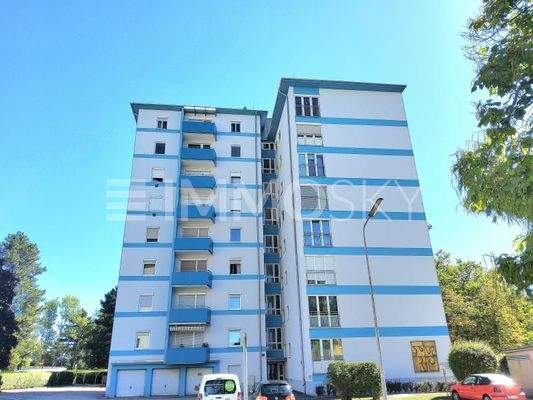 Gepflegtes Mehrparteienhaus