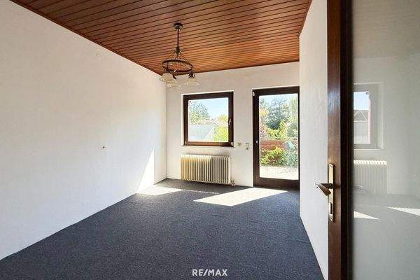 Zimmer OG mit Schrankraum