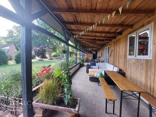 Terrasse Nebengebäude