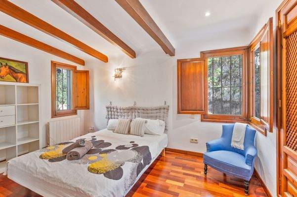 Master bedroom in villa in Bendinat