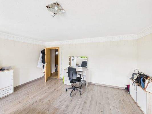 CAM03784G0-PR0075-STILL056