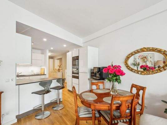 Essbereich mit Küche