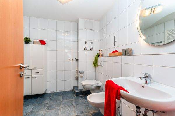 großzügiges Bad