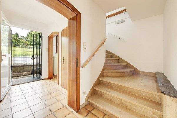 Treppenhaus/Flur Erdgeschoss