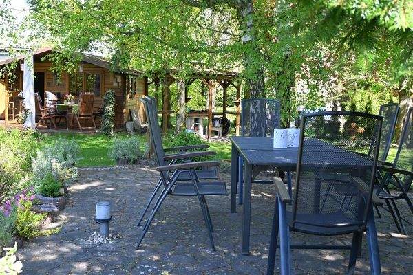 30 - Terrasse &amp; Laube.jpg