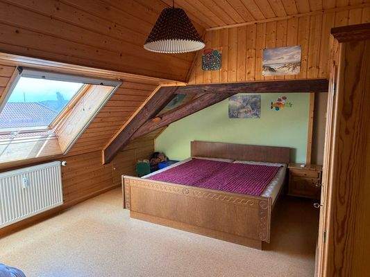Schlafzimmer DG