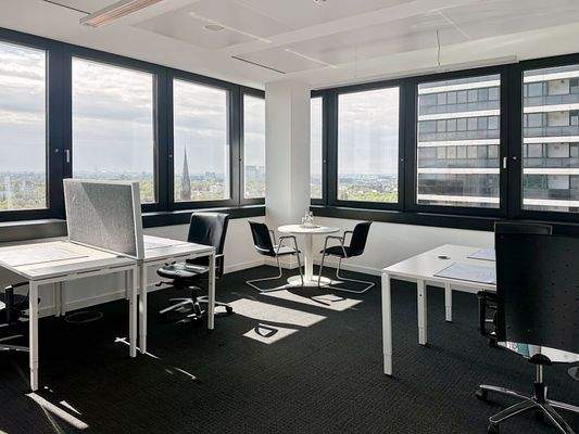 Regus_Mundsburgtower_Germany_Centre 3914_Office 1.