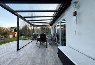 Überdachte Terrasse