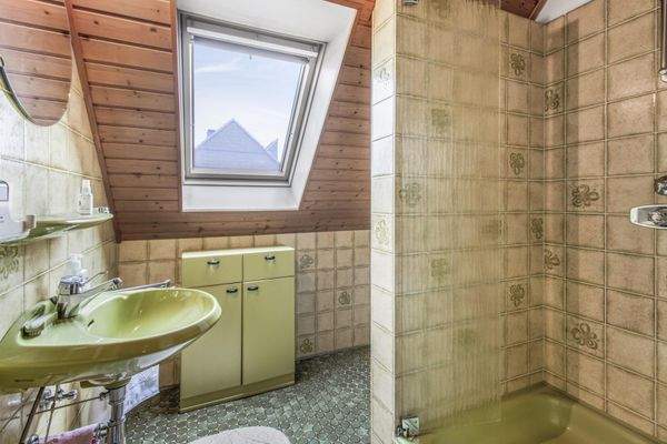 Badezimmer im Dachgeschoss