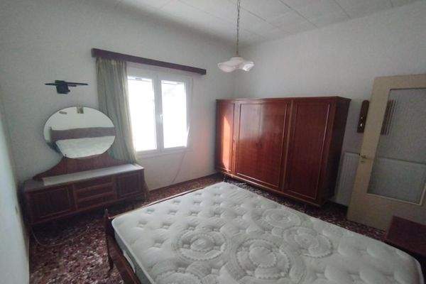 Kreta, Vamvakopoulo: Charmantes Haus in ruhiger Lage nahe der Stadt zu verkaufen