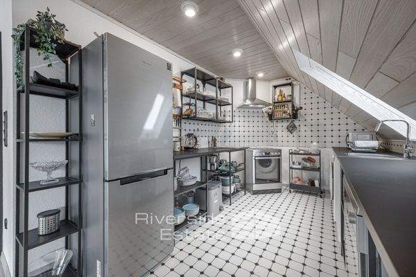 Offenes Wohnkonzept: Küchenbereich DG Maisonette-Wohnung