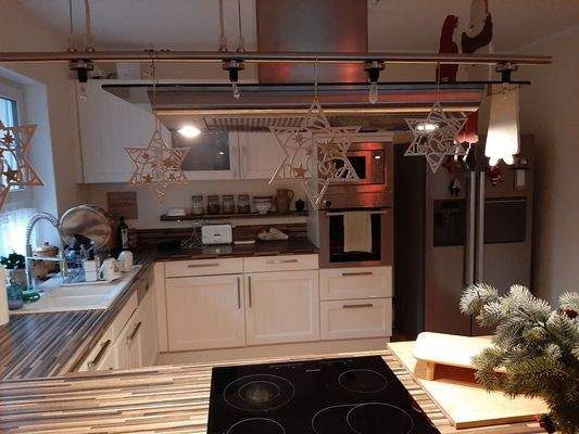 Die Küche mit Essbar