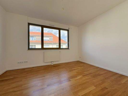 Leeres Zimmer mit Holzboden