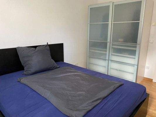 Schlafzimmer/Kleiderschrank