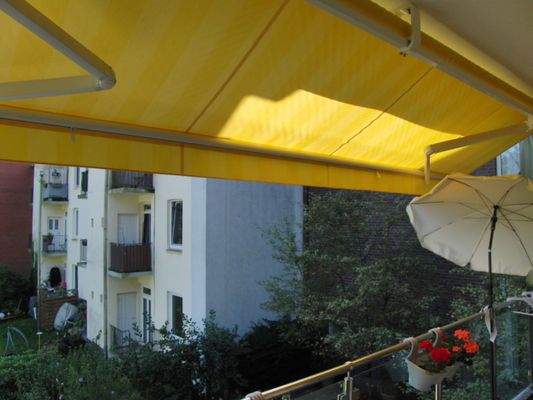 Neuwertige Elektrische Markise