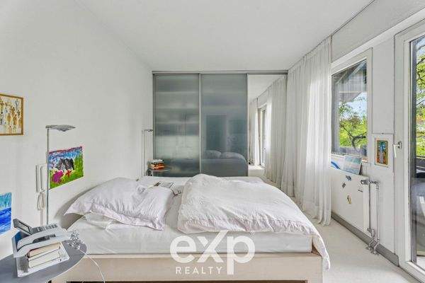 Schlafzimmer, Zugang zum Balkon