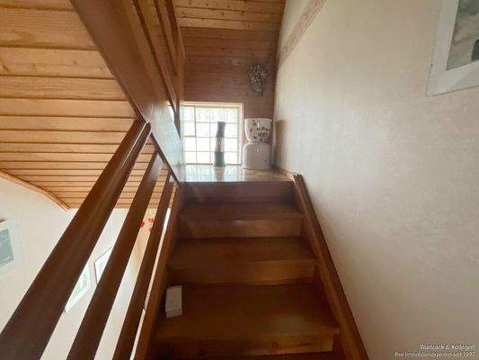 Treppe in das Dachgeschoss