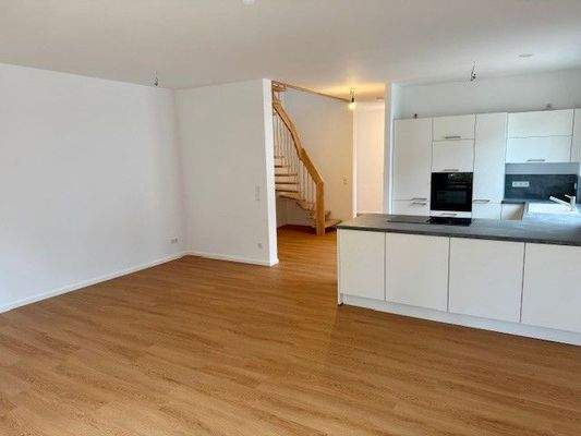 Blick zur Diele mit Treppe zum OG