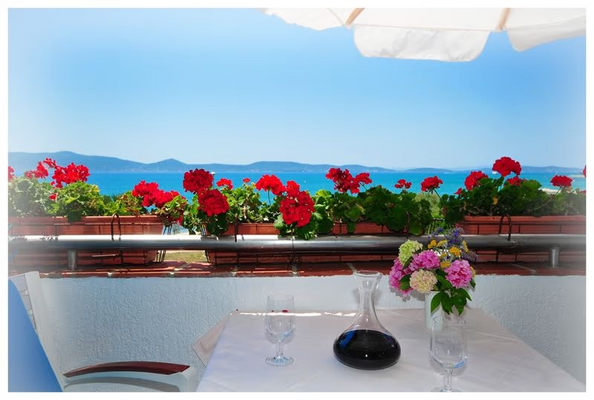 1. OG: Balkon, Meerblick