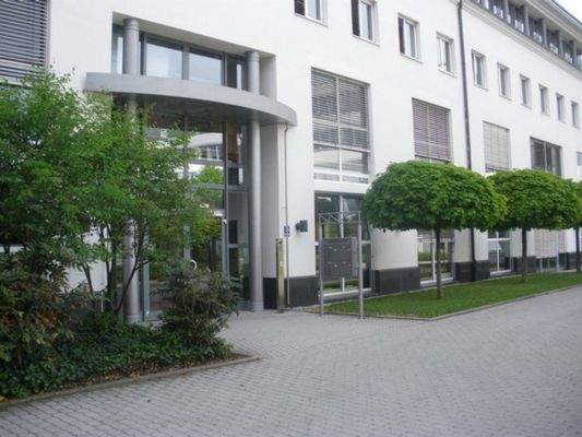 2F4C6CBA-4449-32E9-BAE4-FA4C988F423F