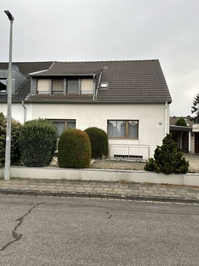 EIN-ZWEIFAMILIENHAUS in guter , zentraler Lage von KAARST: