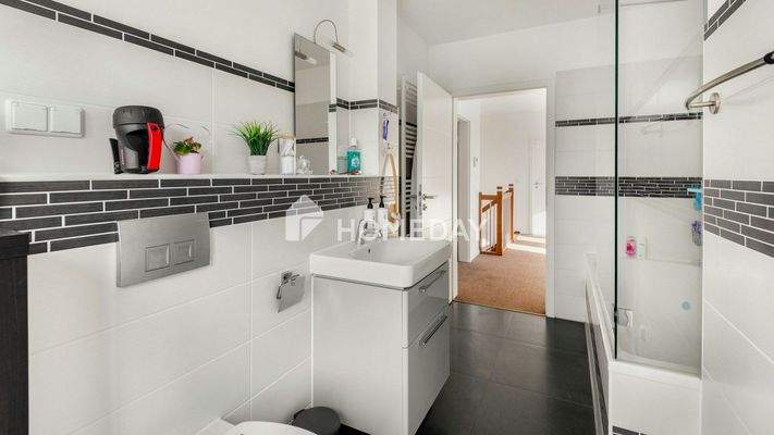 1. OG Badezimmer 1 2