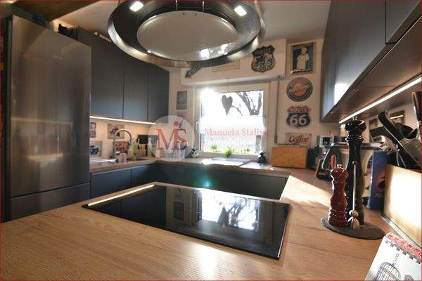 Küche in U-Form.JPG