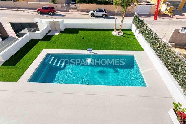 Elegant Detached Villas with Pools in Rojales Alicante