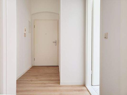 Flur, Wohnungstür.jpg