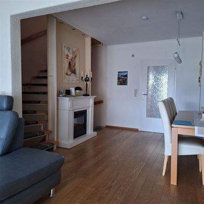 Treppenhaus mit E- Kamin