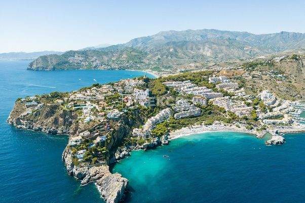 Beachfront Sophisticated Villas with Infinity Views in Almuñecar