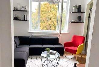 Wohnzimmer (Ki-geriert)