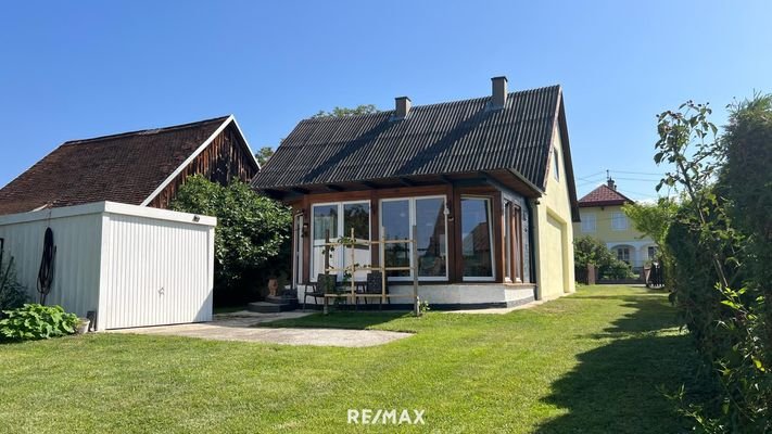 Blick zum Wintergarten bzw. dem Haus