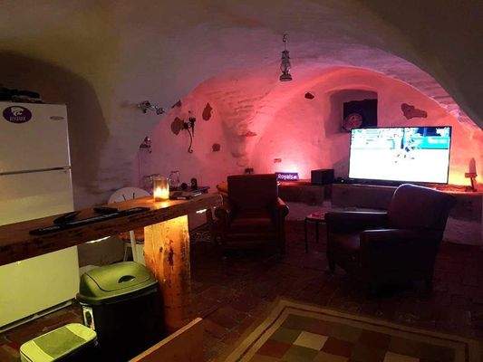 1.EG Party Gewölberaum.jpg